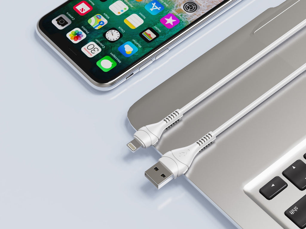 Techancy Cabo Usb-Lightning Branco 1m  TB1775,Carregamento Rápido 2.4a, Suporta Transmissão De Dados, Material Pvc